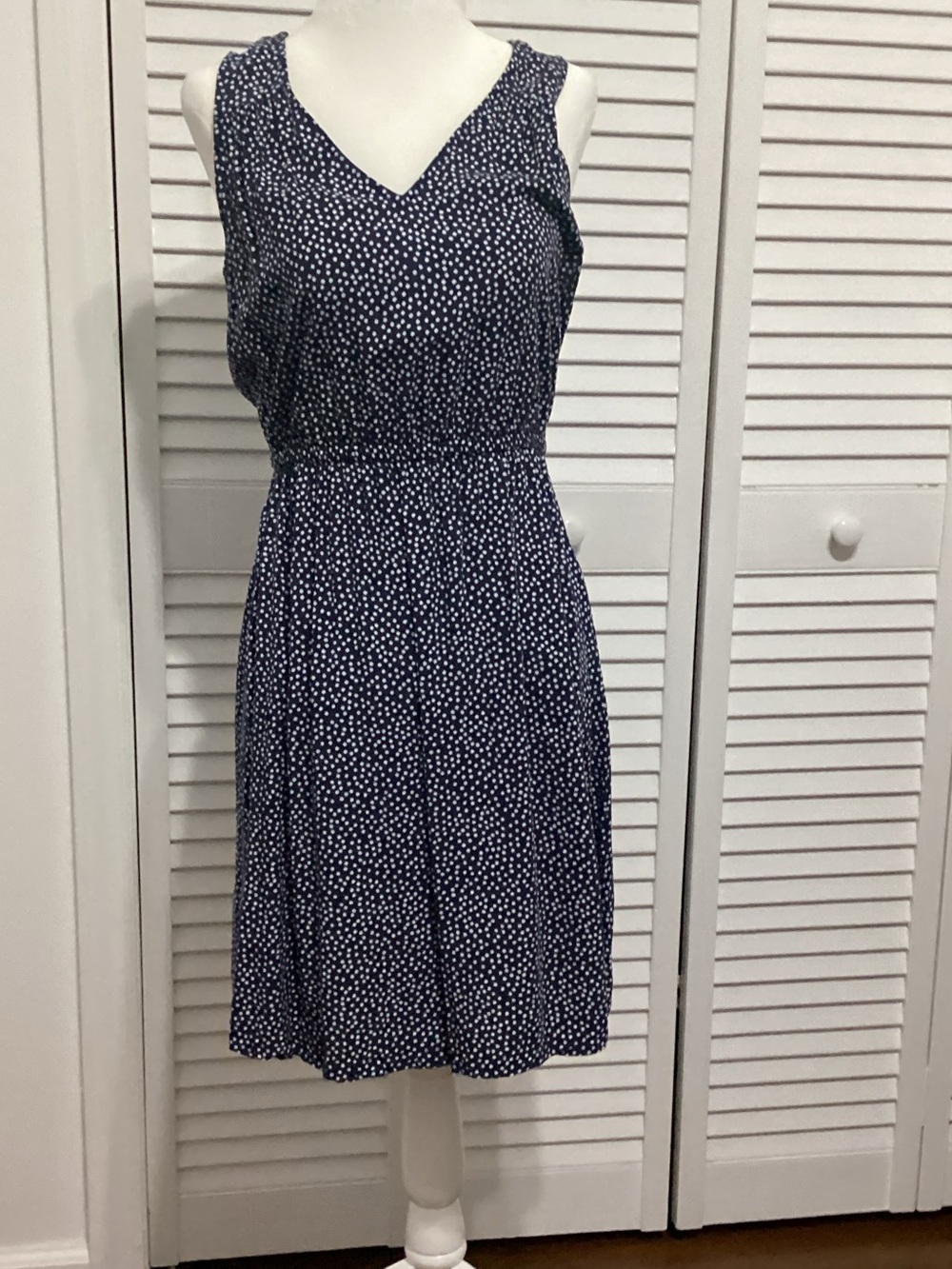 Old Navy Navy and White Polka Dot V-Neck Sleeveless Midi Dress